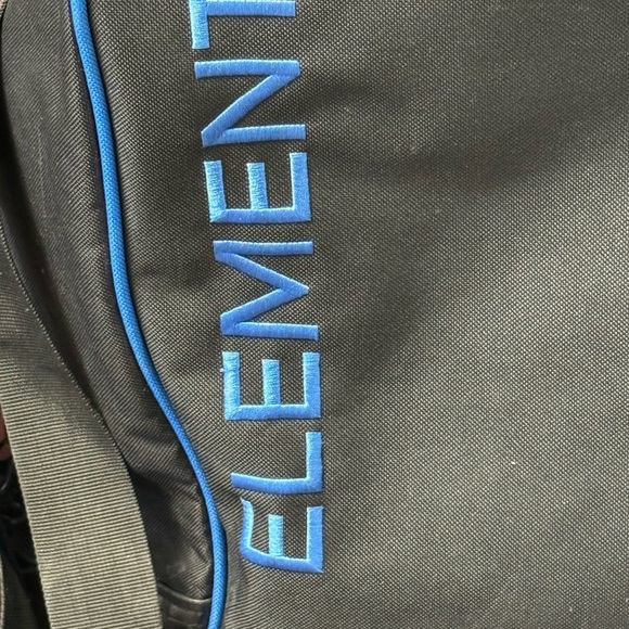 Element Snowboarding Boot Bag with Zip Closure, Shoulder Strap & Dual Handles - Picture 2 of 9